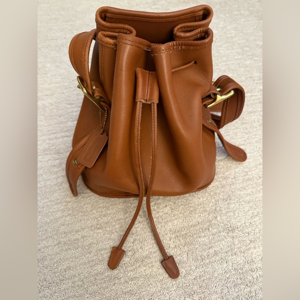 Coach vintage British Tan Leather Lula Drawstring Bucket Bag